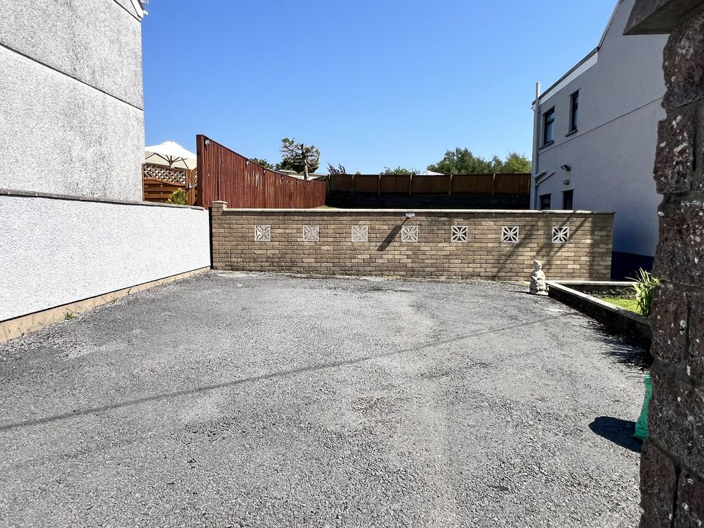Property photo 2 of 21 Outside