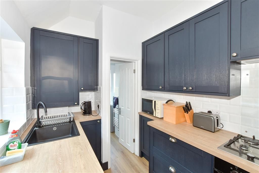 Property photo 1 of 8 Kitchen