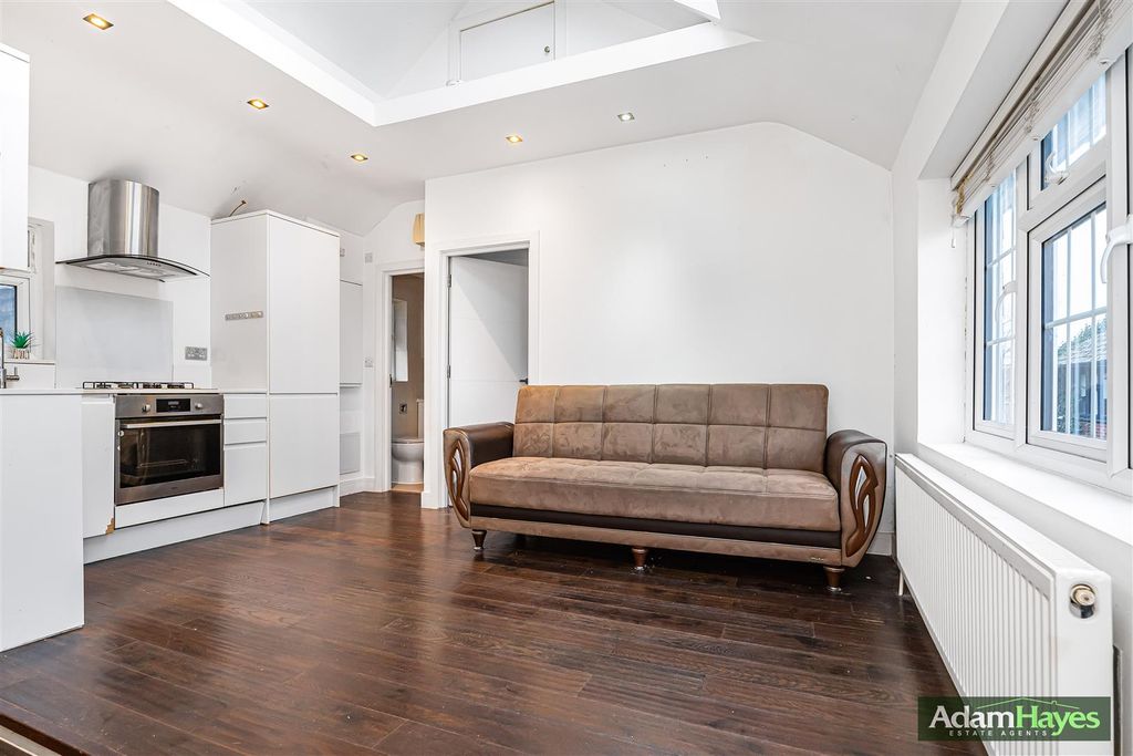 Property photo 2 of 17 12_69312_Watermarked.Jpg