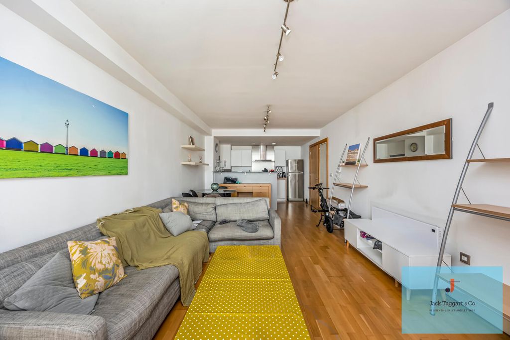 Property photo 2 of 14 Living Room