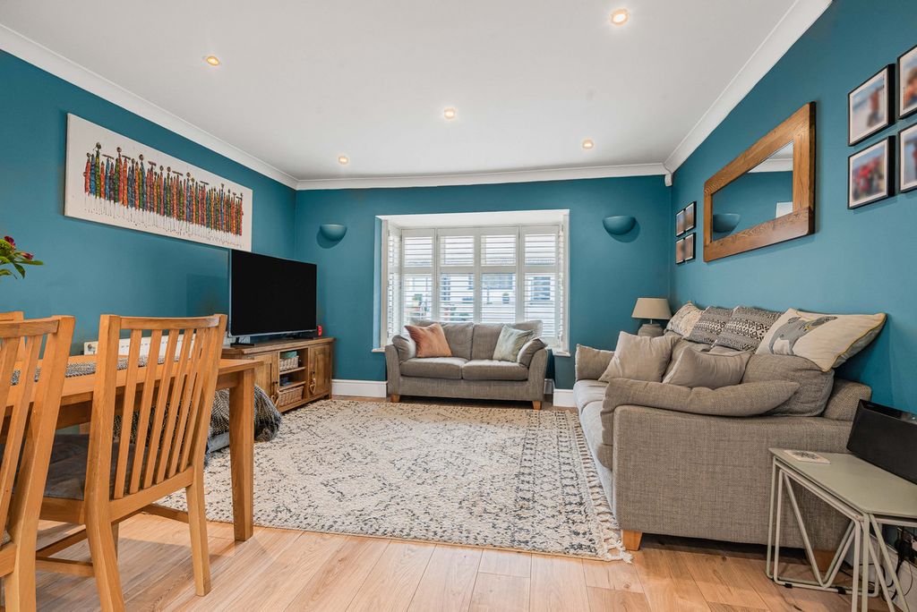 Property photo 2 of 36