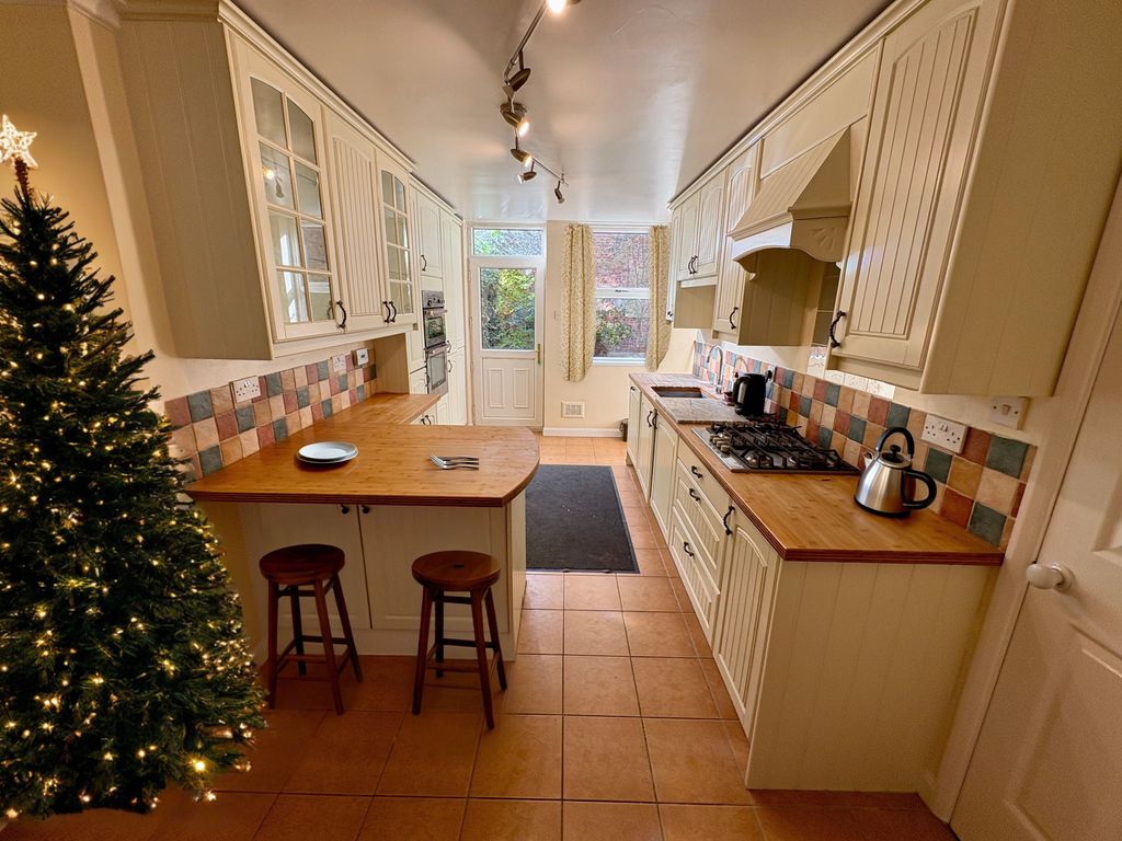 Property photo 1 of 10 Photo 0