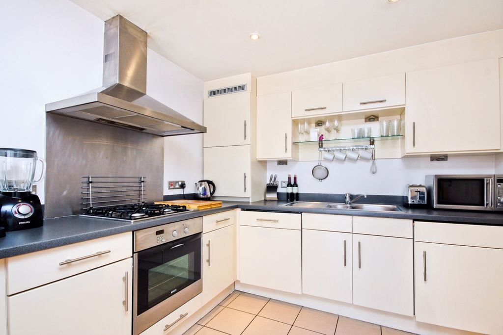 Property photo 2 of 5 Kitchen