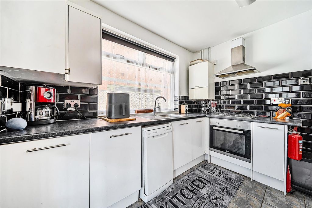 Property photo 3 of 19 Kitchen...Jpg
