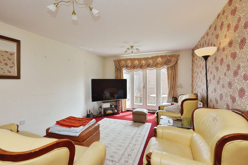 Property photo 2 of 17