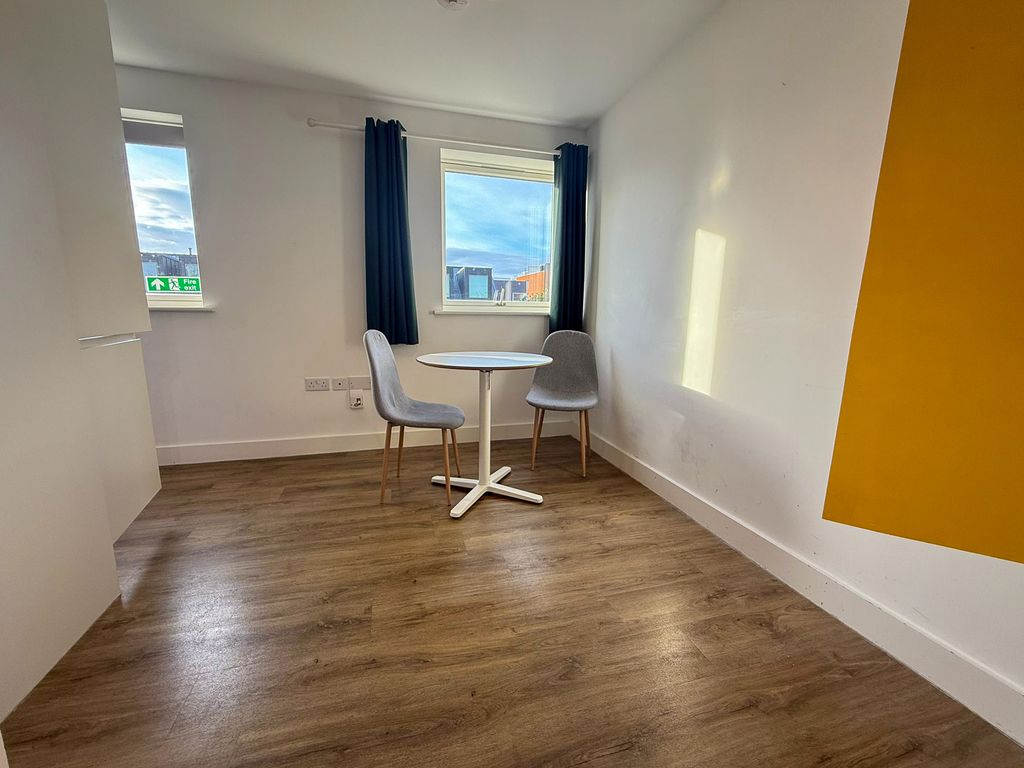 Property photo 3 of 9 Lounge