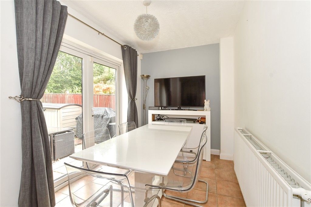 Property photo 3 of 16 Dining Area