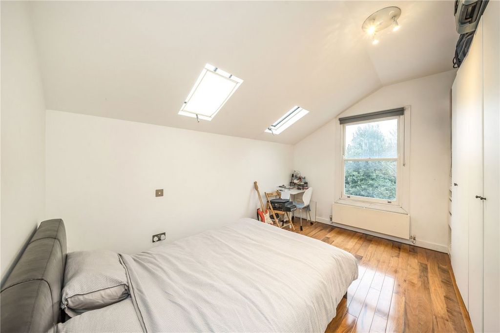 Property photo 3 of 6