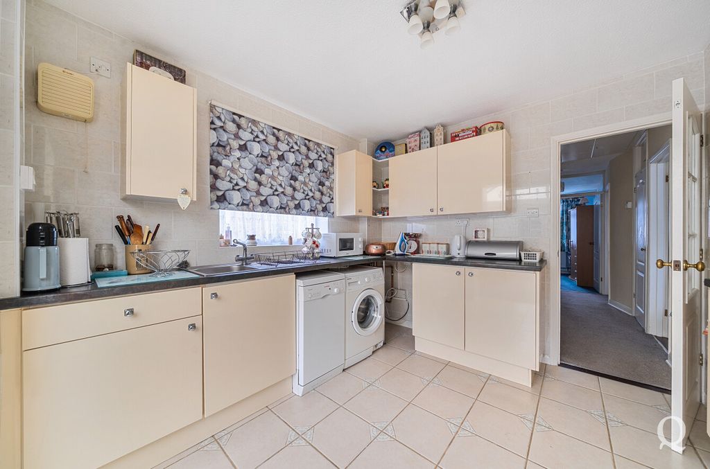 Property photo 3 of 19 7c6cd192-5504-4Cf...