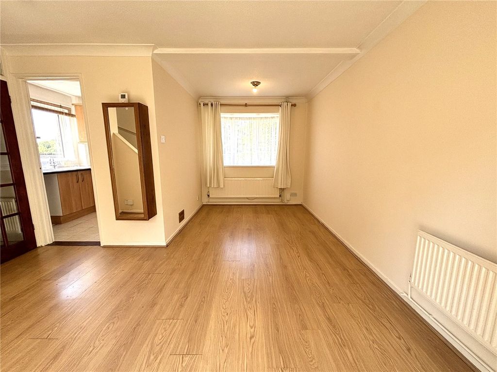 Property photo 3 of 8 Picture No. 13