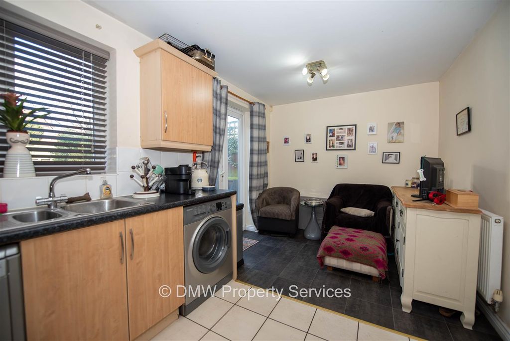 Property photo 3 of 16 Kitchen/Diner