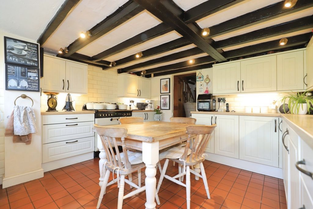 Property photo 3 of 13 Kitchen/ Dining Room