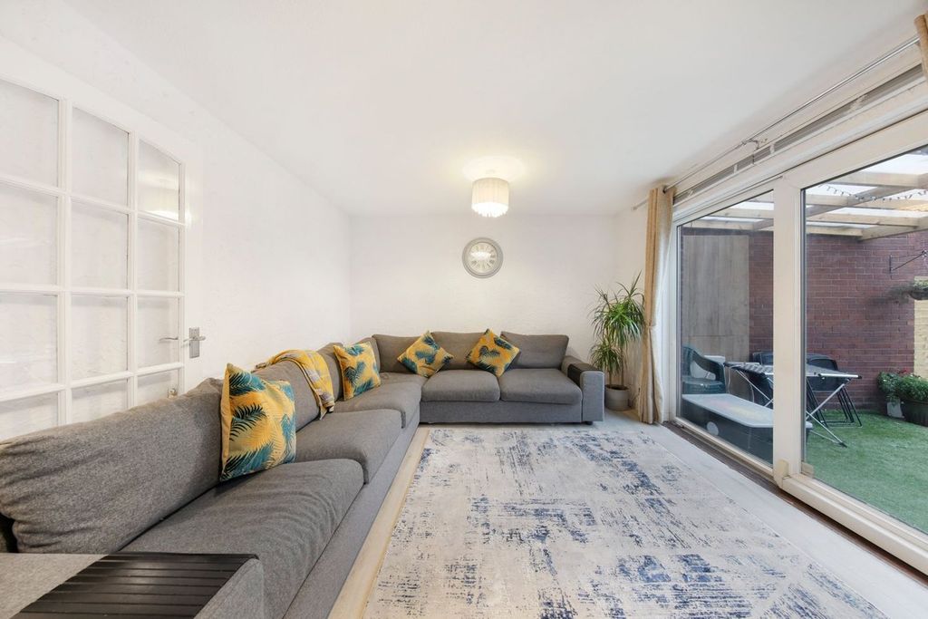 Property photo 3 of 19