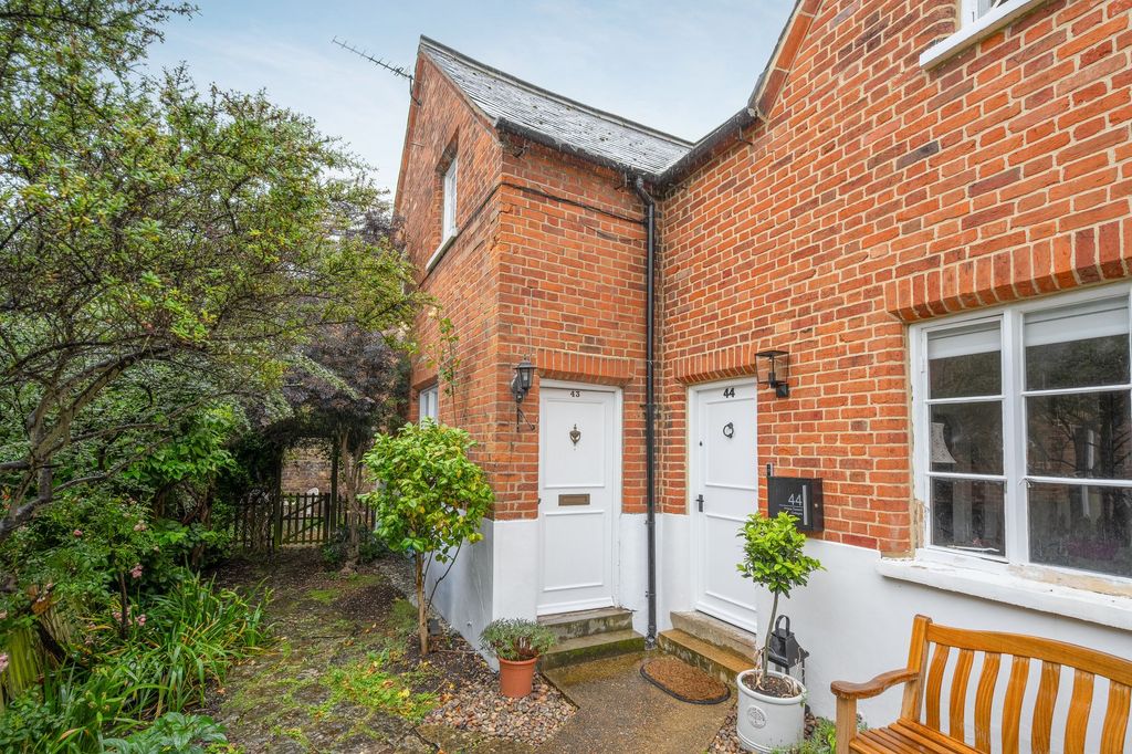 Property photo 1 of 9