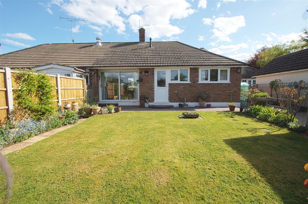 Property photo 2 of 11 Exterior