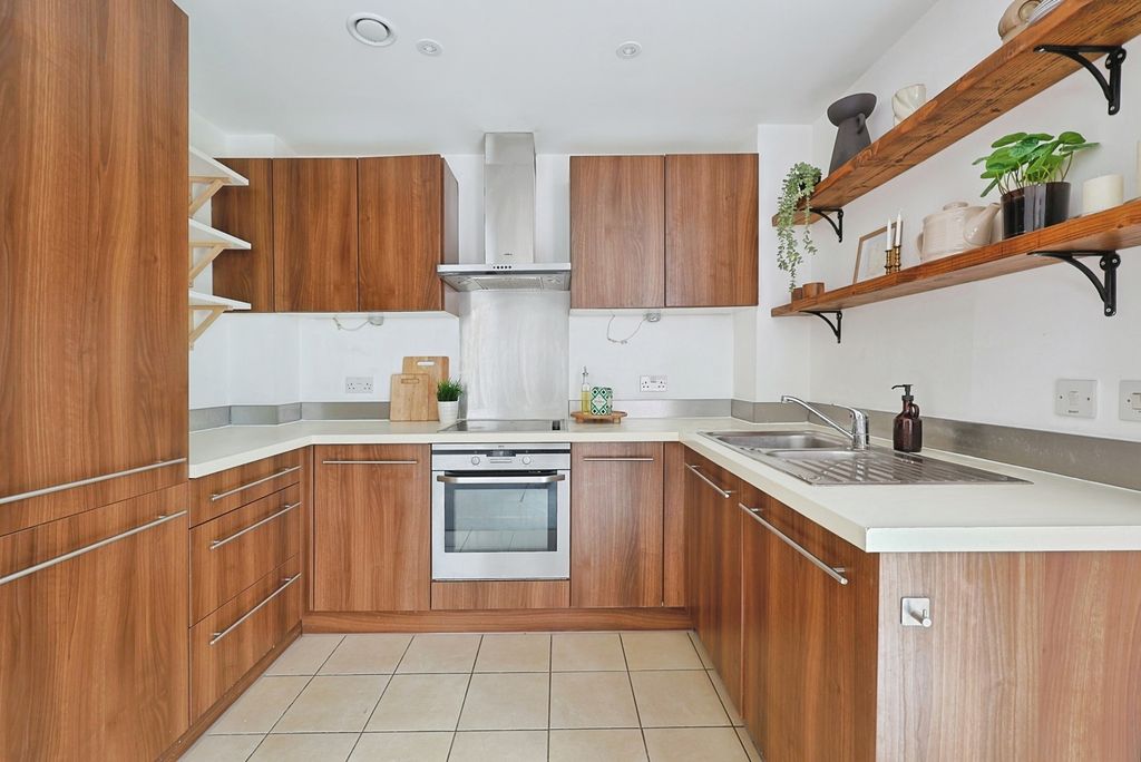 Property photo 3 of 20 Pbox-Img.Jpg