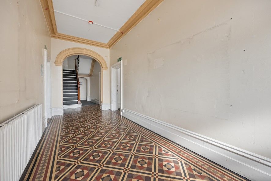 Property photo 2 of 25
