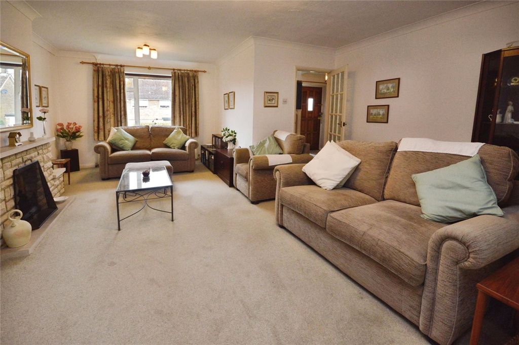 Property photo 3 of 16 Picture No. 01