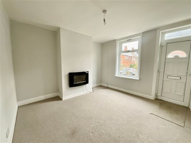 Property photo 3 of 20 Lounge