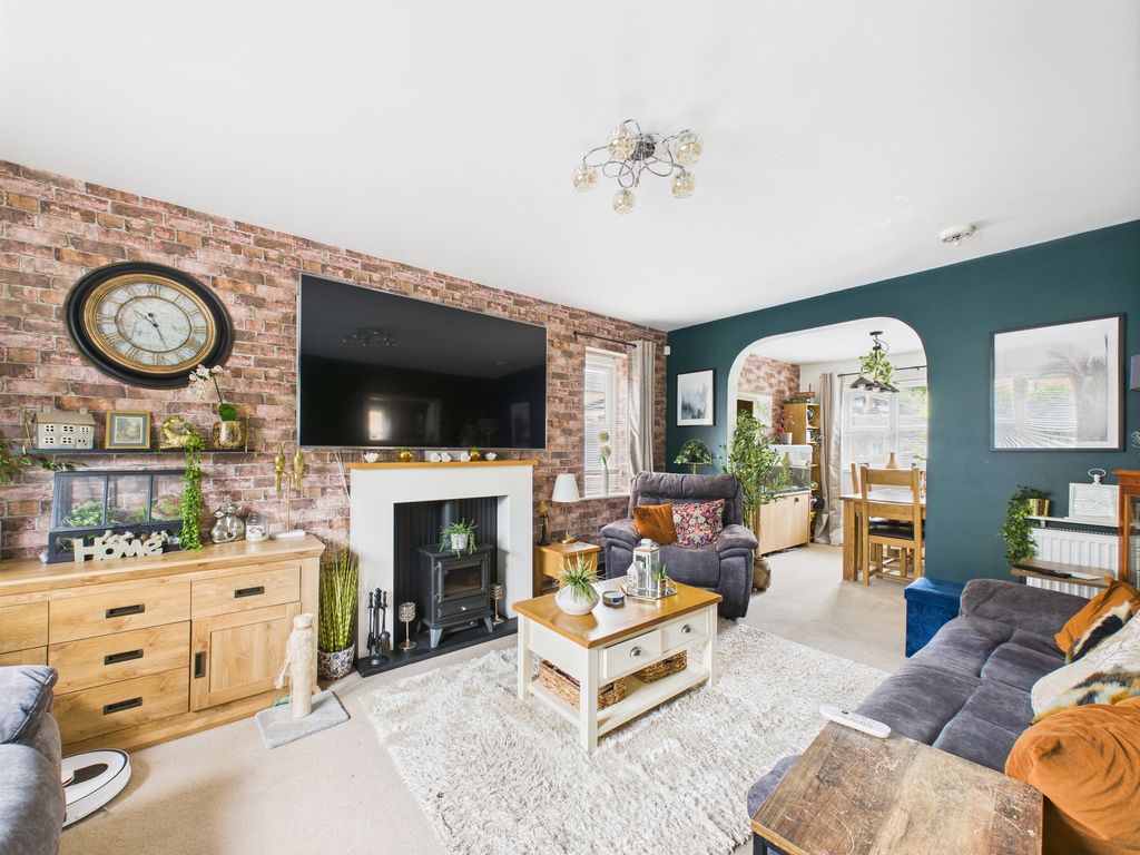 Property photo 2 of 37