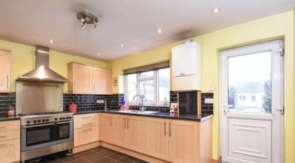 Property photo 2 of 3