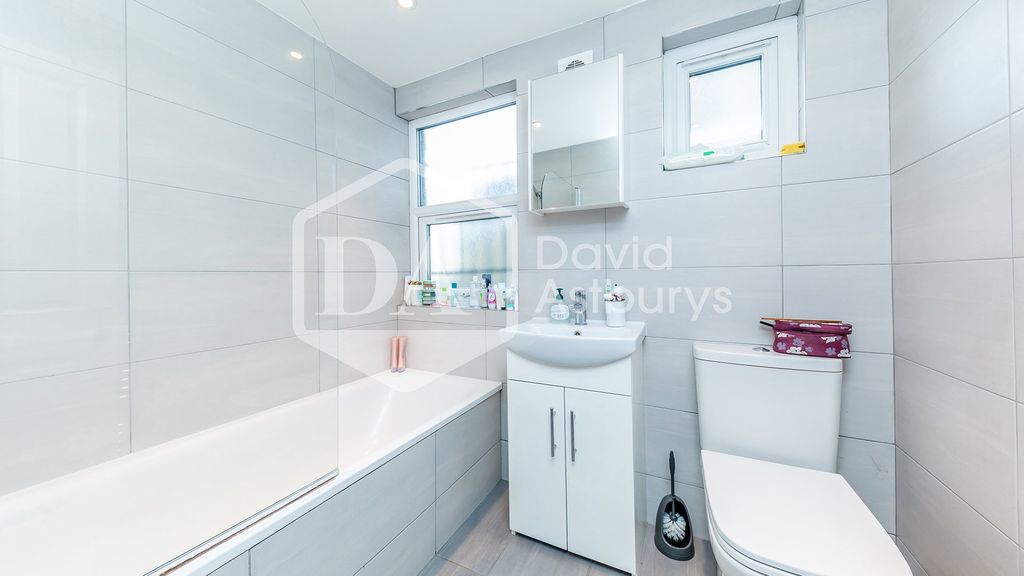 Property photo 2 of 3 Img_18098_2_Original