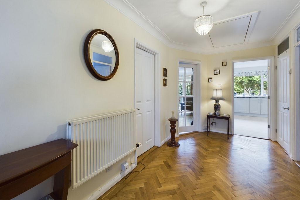 Property photo 2 of 21