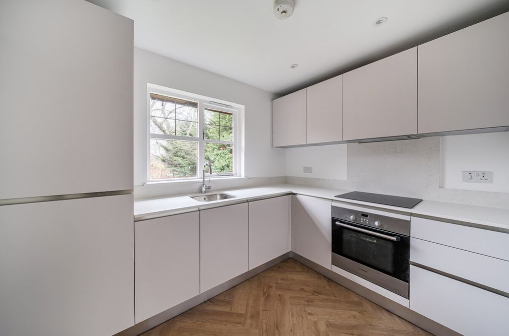 Property photo 3 of 7 1414812-8-698B60Ef3c720 (1)