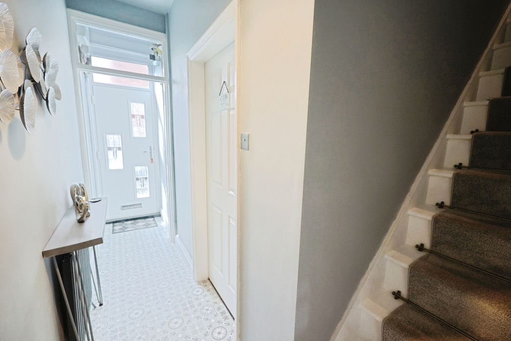 Property photo 2 of 12 Pbox-Img.Jpg