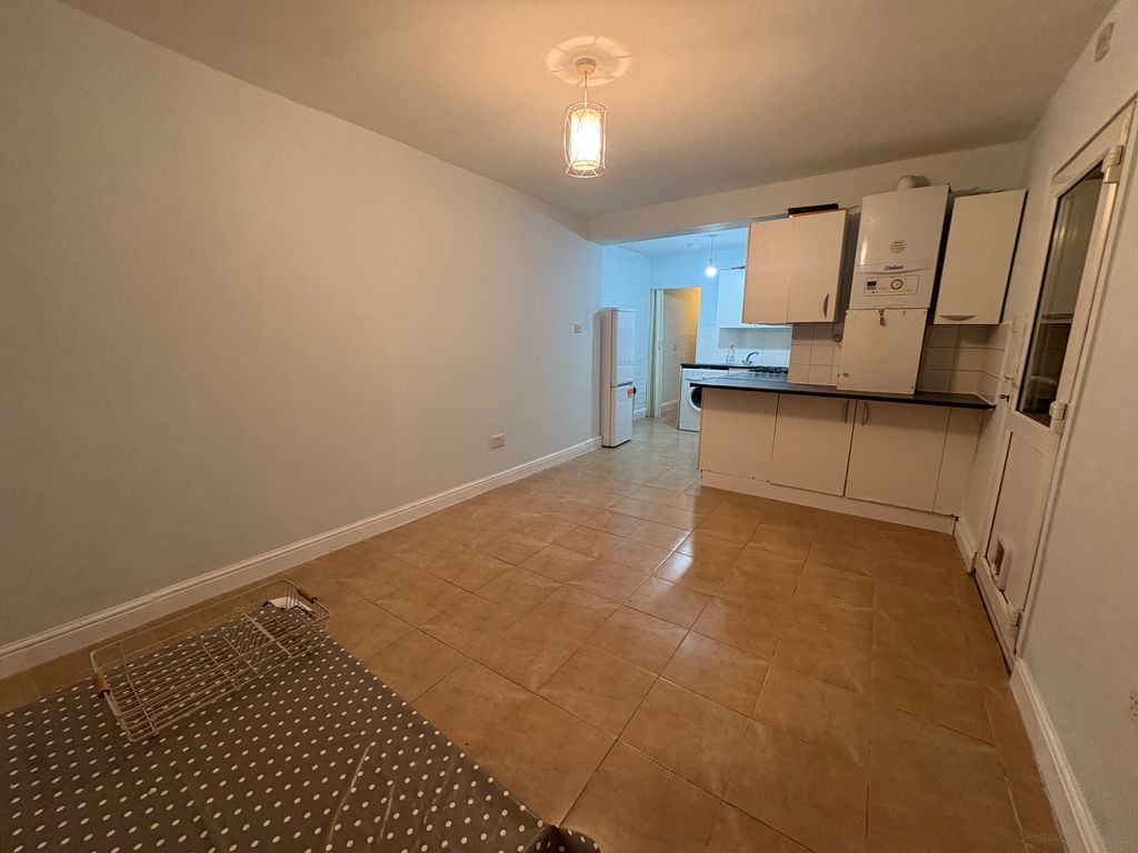 Property photo 2 of 14 Img_9490