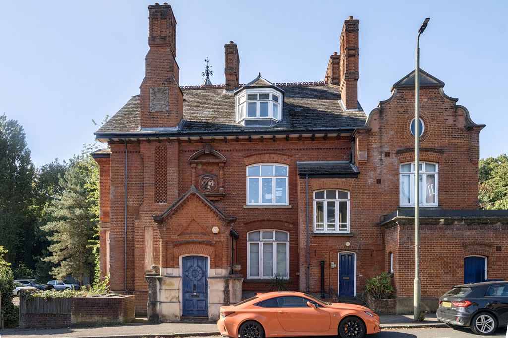 Property photo 1 of 10 External