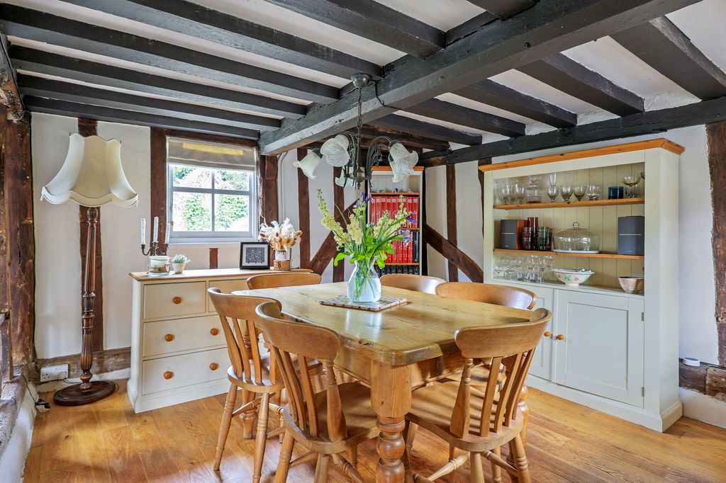 Property photo 3 of 33 Img24