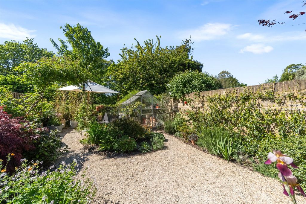 Property photo 3 of 17 Picture No. 27