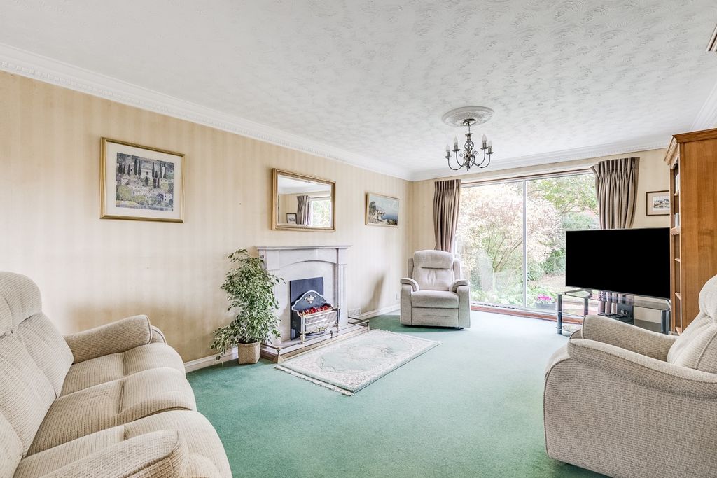 Property photo 3 of 21 4363954