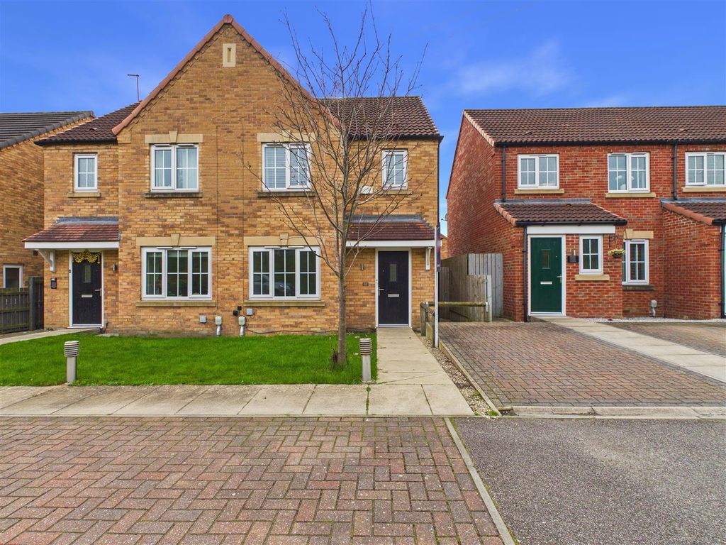 Property photo 1 of 12 Cam03303G0-Pr0340-Still012.Jpg