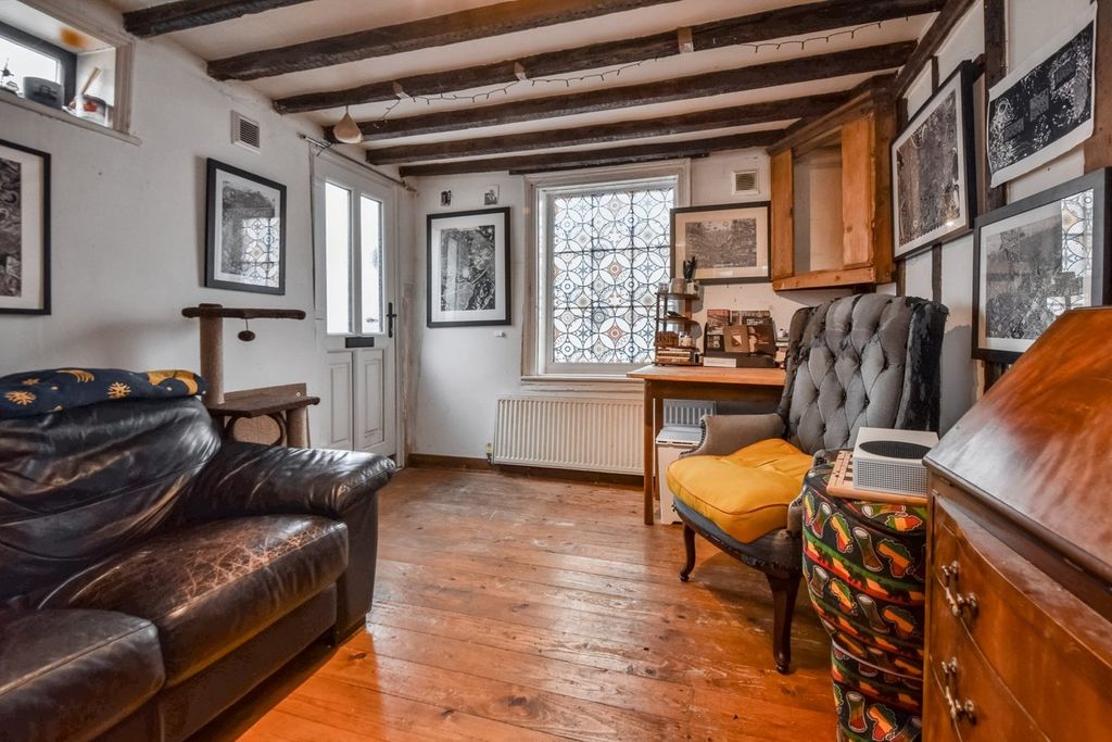 Property photo 3 of 18