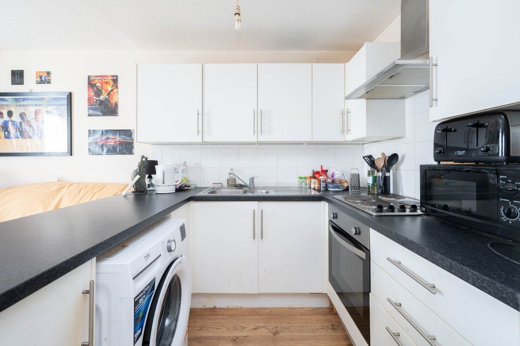 Property photo 3 of 11