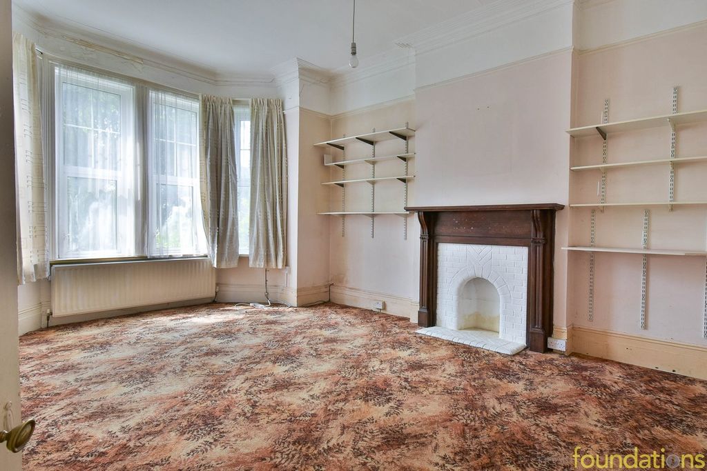 Property photo 3 of 16