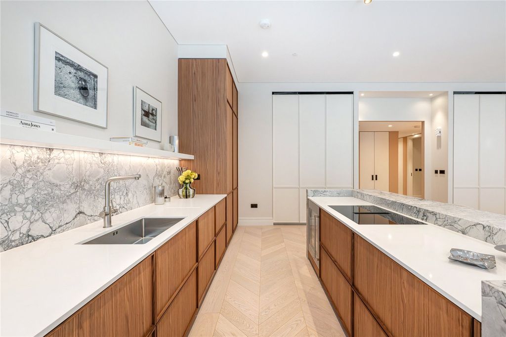 Property photo 3 of 15 Kitchen