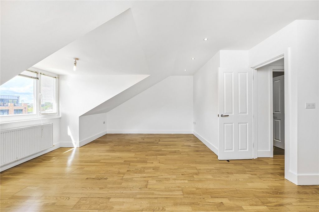 Property photo 1 of 11 Picture No. 14