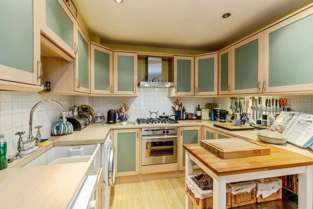 Property photo 3 of 14 Photo