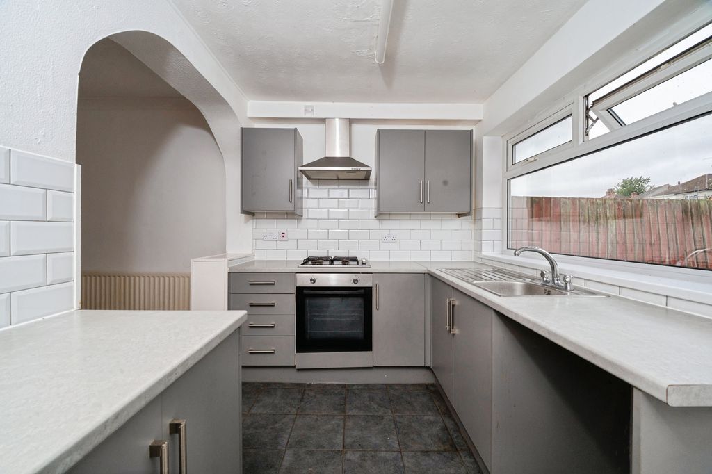 Property photo 3 of 16 Kitchen Pic 2