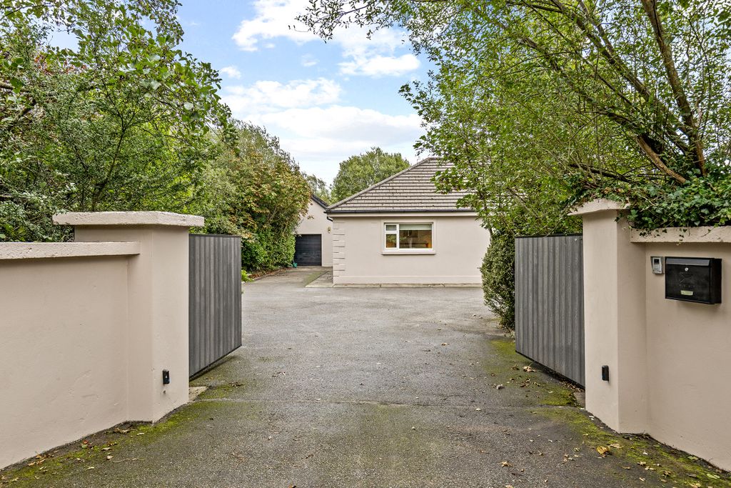Property photo 2 of 35