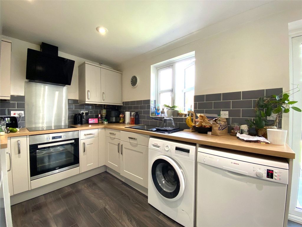 Property photo 3 of 12 Picture No. 16