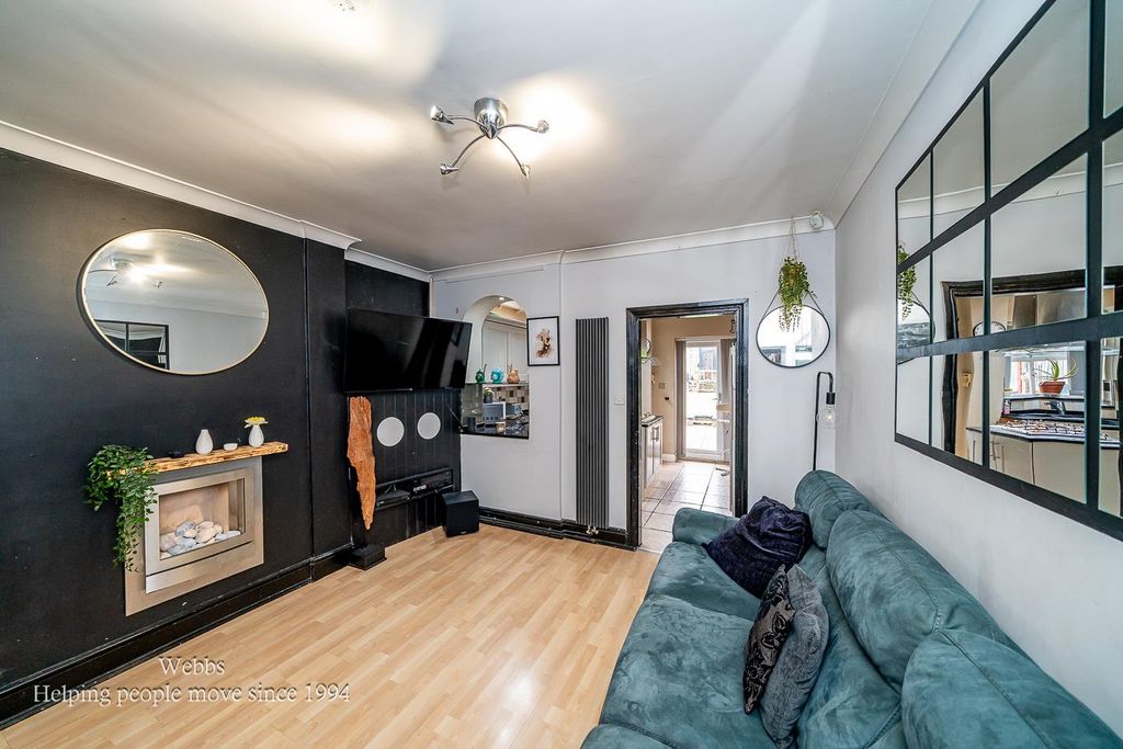 Property photo 3 of 27 Webbs-10.Jpg