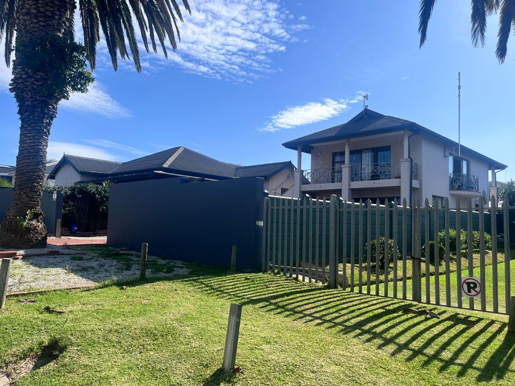 Property photo 1 of 46 1Jf1705661