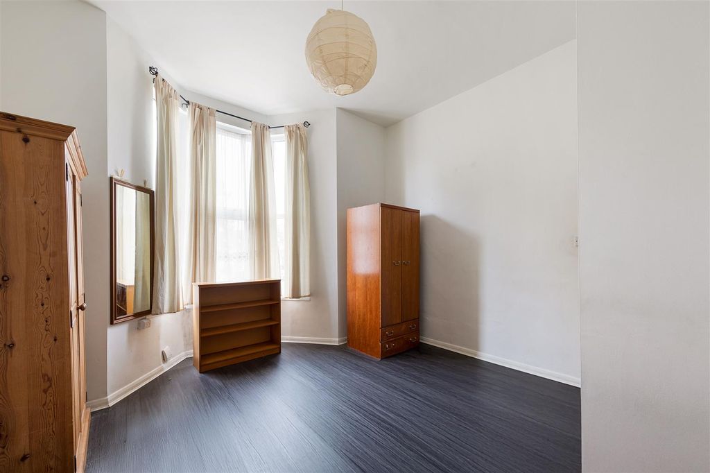 Property photo 3 of 15 Hermon Hill E11