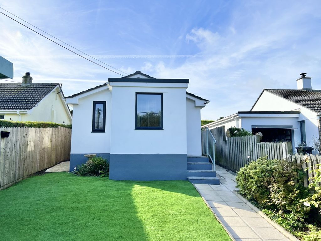 Property photo 1 of 13 2Â Bedroom Bungalow For Sale