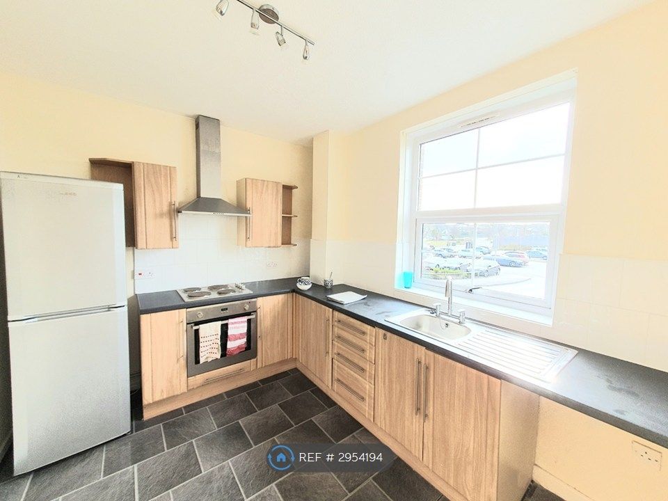 Property photo 1 of 9 Modern Kitchen