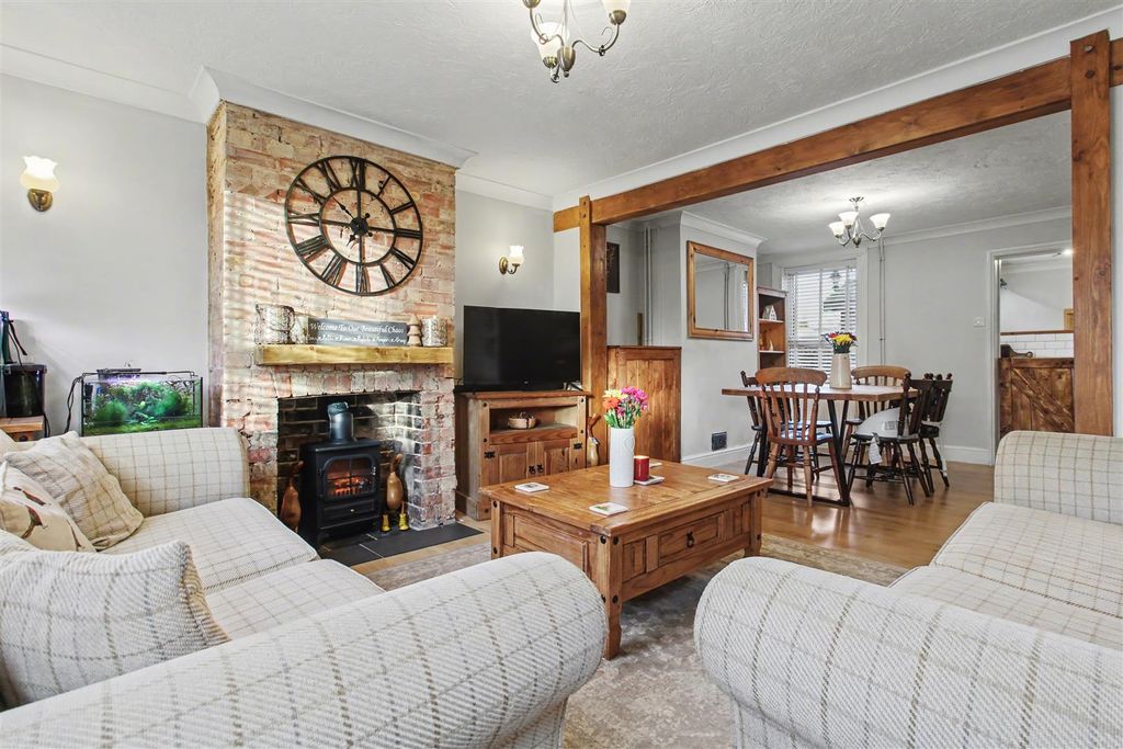 Property photo 2 of 23 Lounge/Diner